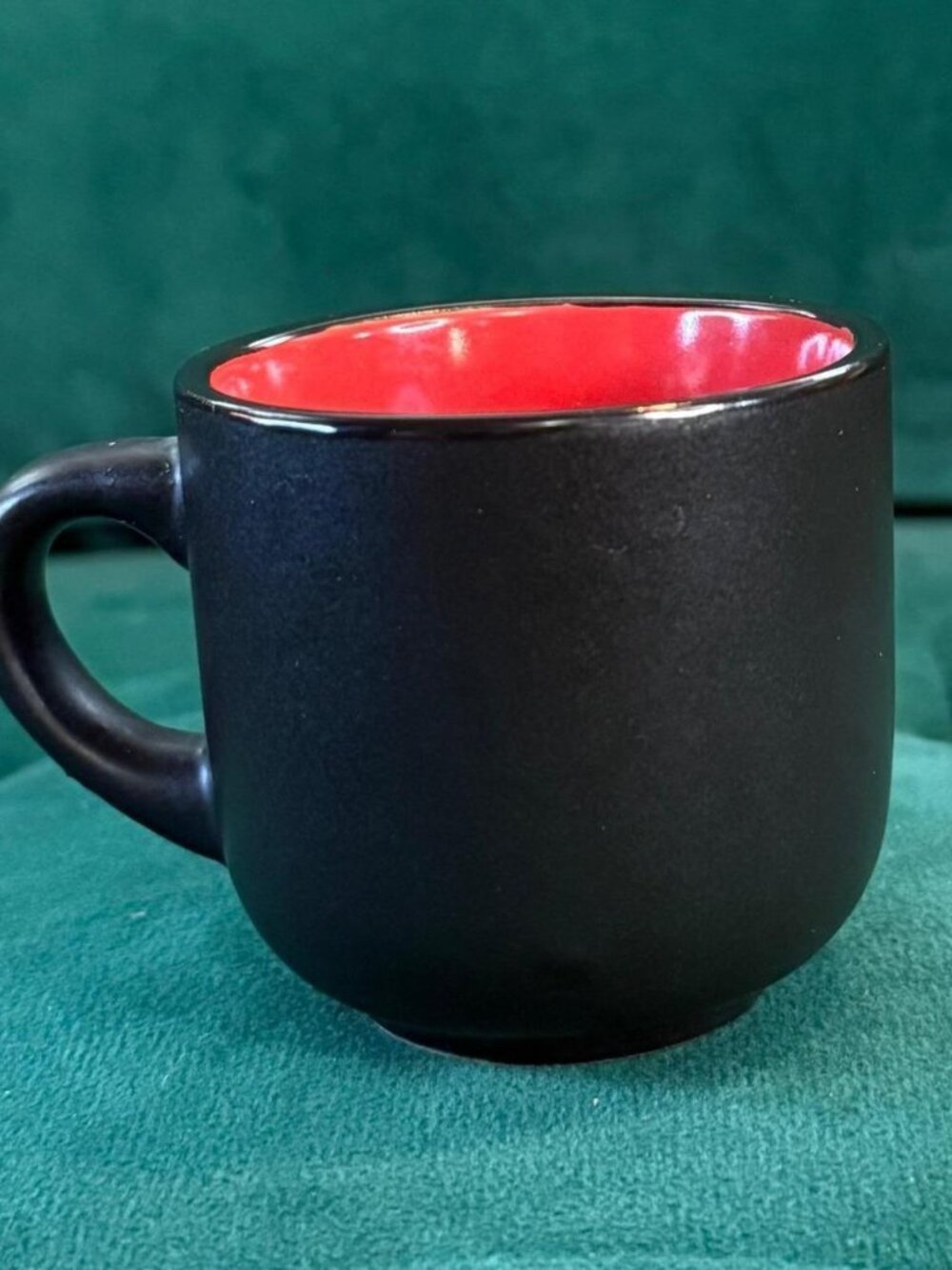 Black and Red Dinnerware